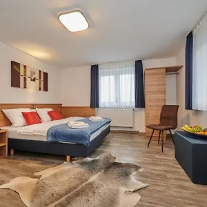 https://sunny-hotel.com-bavaria.com